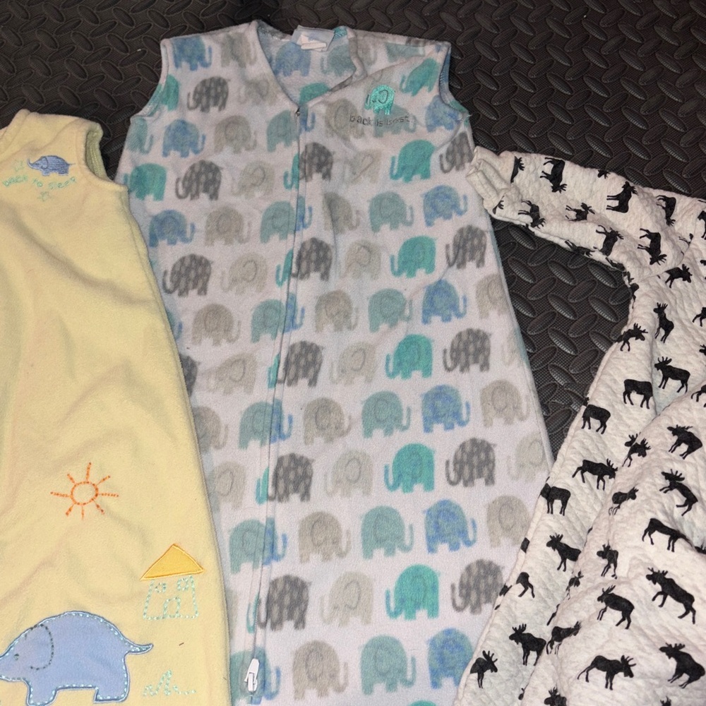 Bundle of 4 sleep sacks 0-12 & 0-9 - Picture 4 of 9